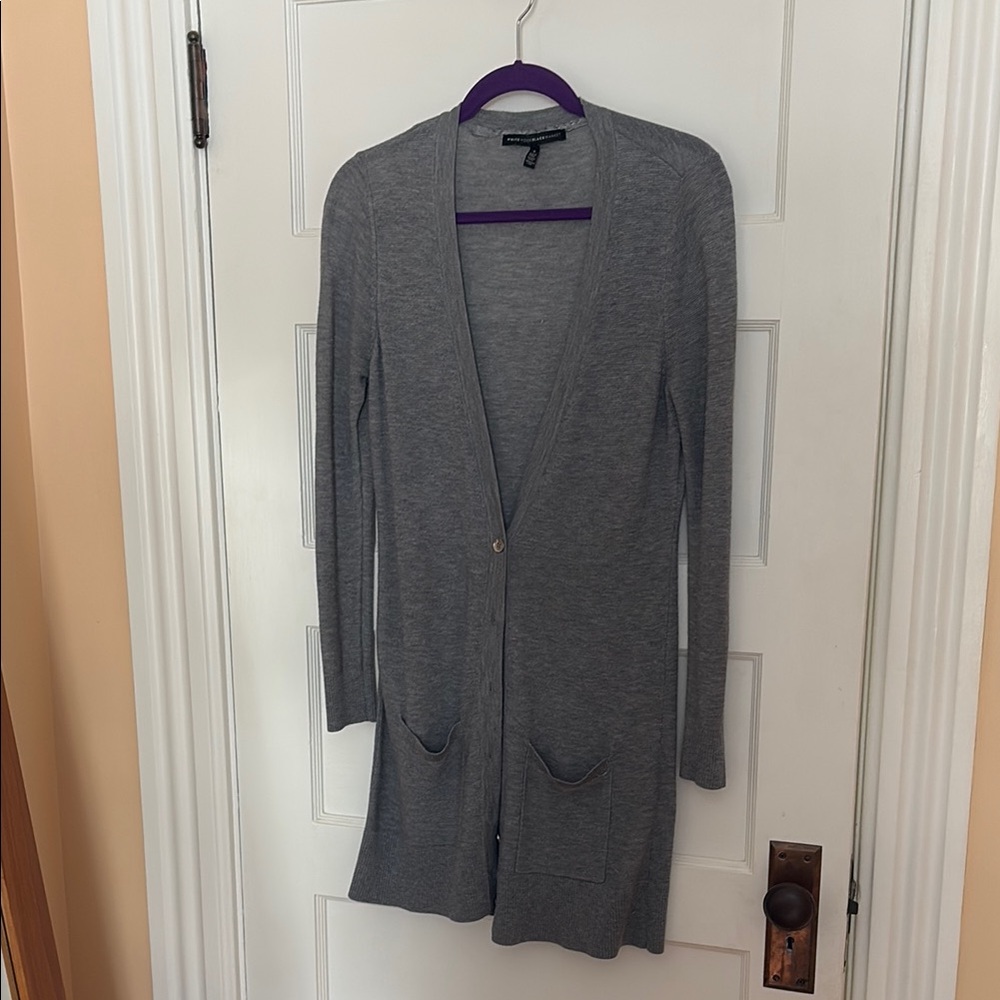 WHBM Fine Gray Cardigan Long Sleeve Lightweight Knit. Size S. Polyester/wool.